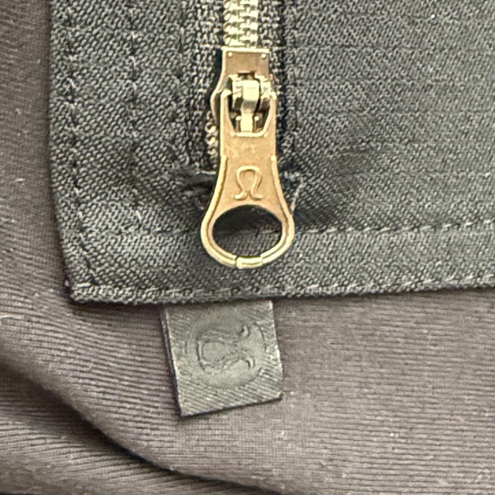Lululemon Black Pant with Zipper Pockets - Picture 2 of 11